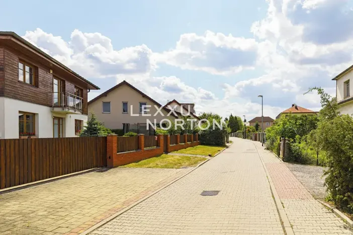 Prodej pozemku pro bydlení, Praha - Ďáblice, Na blatech, 2573 m2