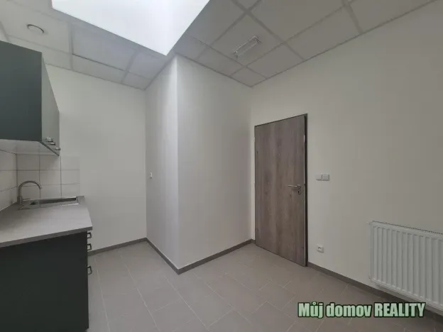 Pronájem skladu, Praha - Hostivař, 550 m2