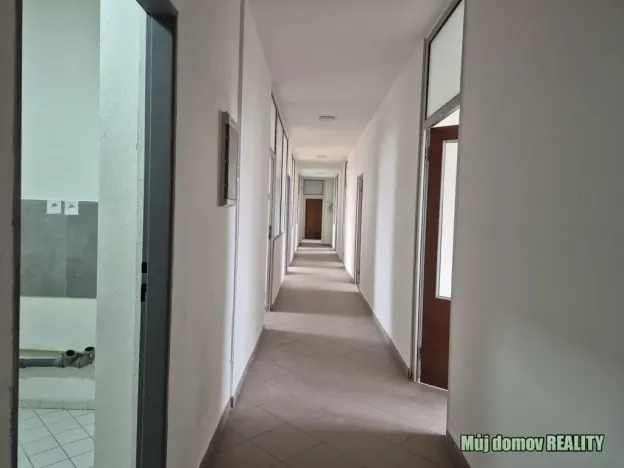 Pronájem obchodního prostoru, Praha - Uhříněves, Přátelství, 626 m2