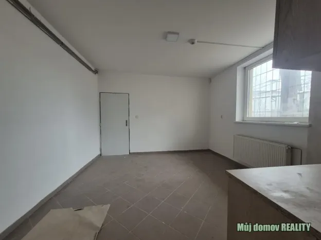 Pronájem obchodního prostoru, Praha - Uhříněves, Přátelství, 626 m2