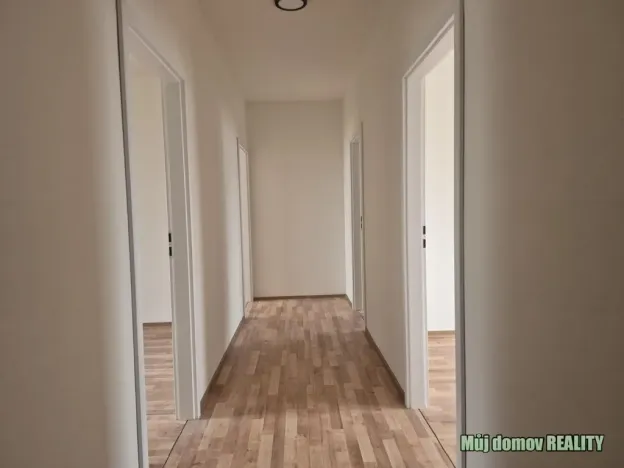 Pronájem obchodního prostoru, Praha - Uhříněves, Přátelství, 626 m2