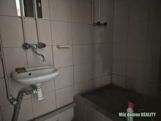 Pronájem výrobních prostor, Praha - Běchovice, Podnikatelská, 550 m2
