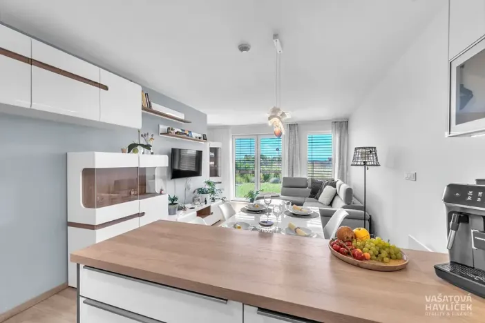 Pronájem bytu 3+kk, Lochenice, 103 m2