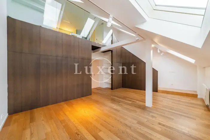 Pronájem bytu 3+1, Praha - Bubeneč, U akademie, 135 m2