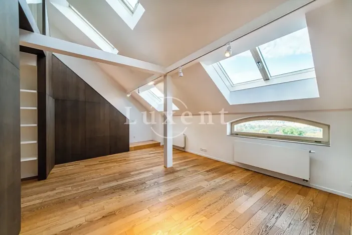 Pronájem bytu 3+1, Praha - Bubeneč, U akademie, 135 m2