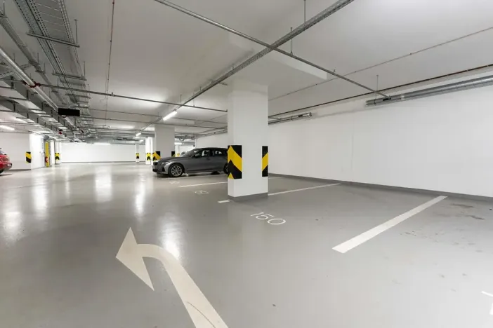 Pronájem garážového stání, Praha - Nusle, Muzikova, 12 m2