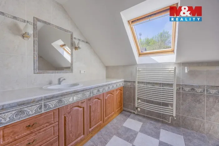 Prodej rodinného domu, Korozluky, 200 m2