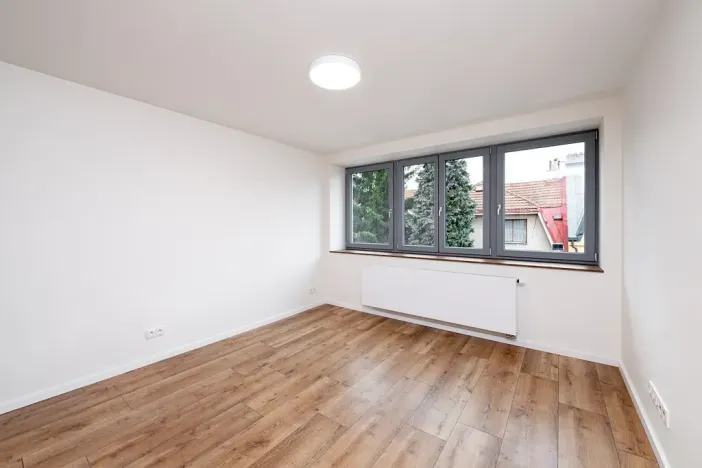 Pronájem bytu 1+kk, Praha - Kobylisy, Klecanská, 25 m2