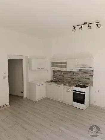Pronájem bytu 2+kk, Praha - Modřany, U Modřanské školy, 51 m2