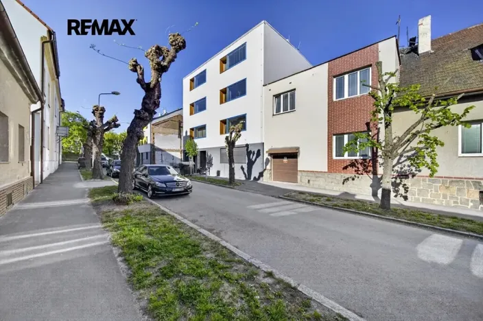 Prodej bytu 2+kk, Plzeň, Chvojová, 57 m2