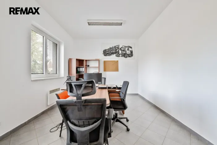 Prodej skladu, Buřenice, 2100 m2
