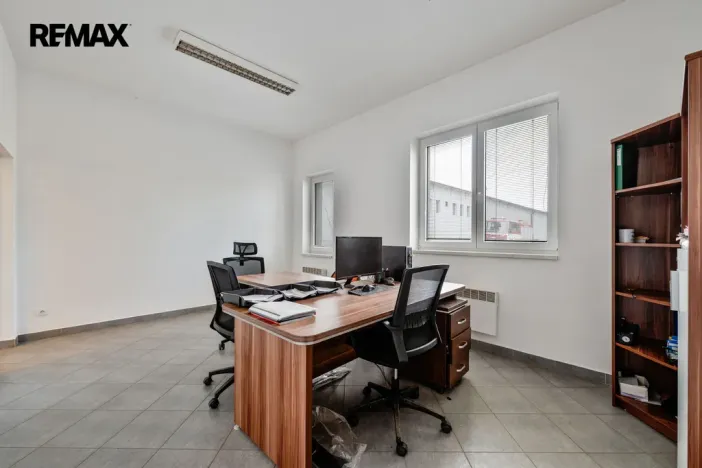 Prodej skladu, Buřenice, 2100 m2