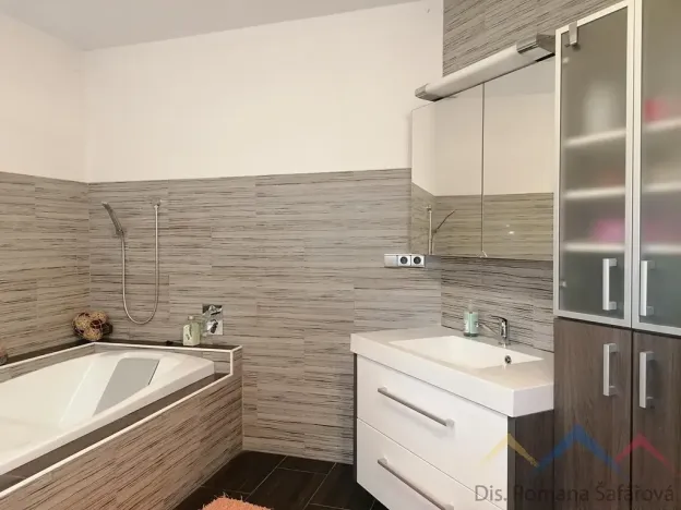 Prodej rodinného domu, Vrbno pod Pradědem, 410 m2
