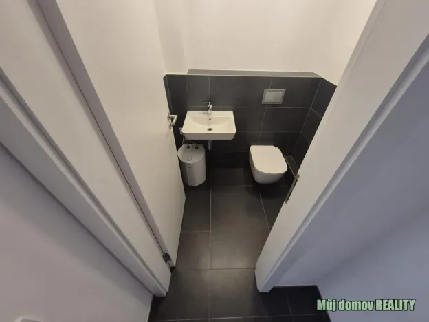 Pronájem obchodního prostoru, Praha - Žižkov, Hartigova, 53 m2