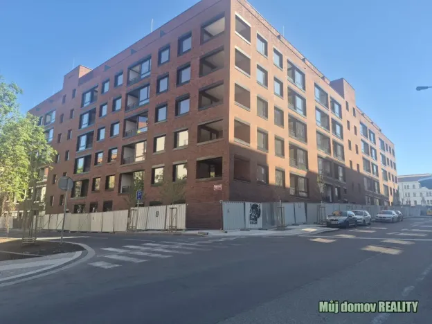 Pronájem obchodního prostoru, Praha - Žižkov, Hartigova, 53 m2