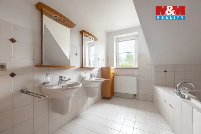 Prodej rodinného domu, Žlutava, 279 m2