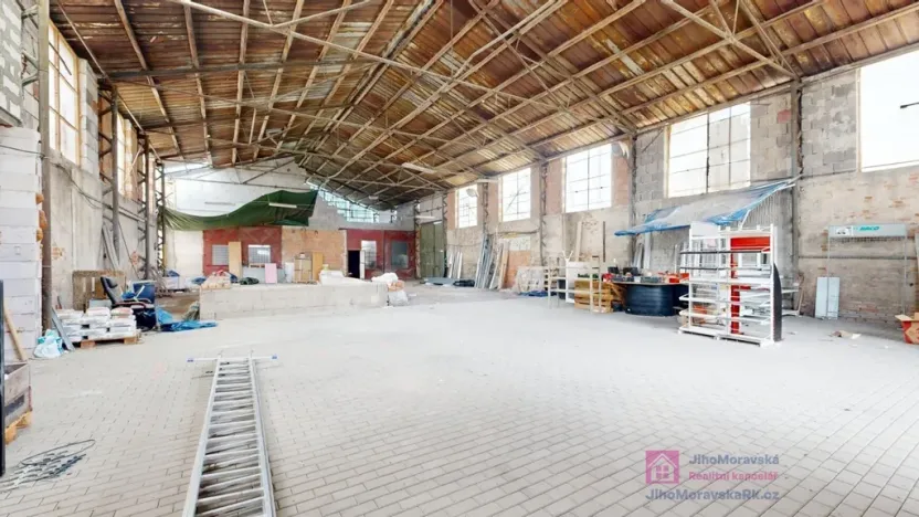 Prodej skladu, Valtice, Mikulovská, 600 m2