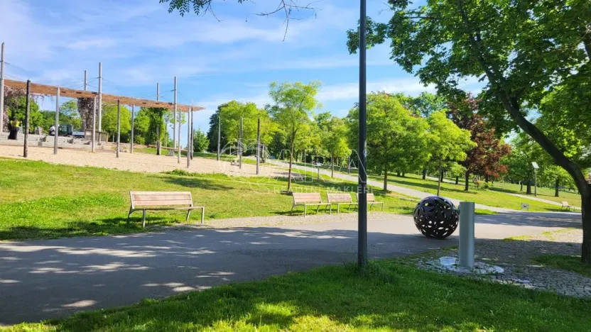 Prodej bytu 2+1, Praha - Malešice, Káranská, 52 m2