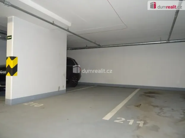 Pronájem garáže, Praha - Libeň, Březenská, 18 m2
