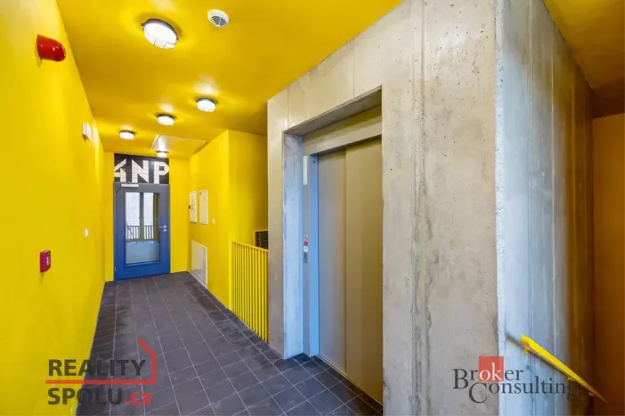 Pronájem bytu 1+kk, Plzeň - Východní Předměstí, Kartónová, 38 m2