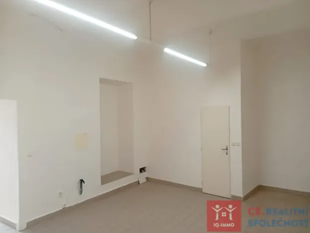 Pronájem obchodního prostoru, Znojmo, Vídeňská třída, 46 m2