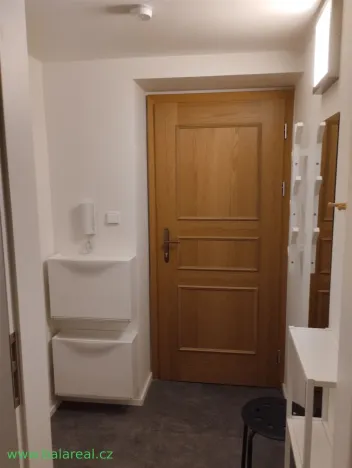 Pronájem bytu 1+kk, Praha - Smíchov, Strakonická, 30 m2