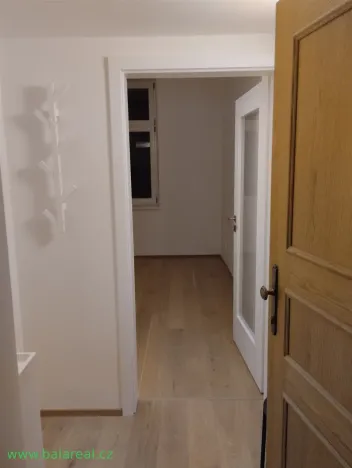 Pronájem bytu 1+kk, Praha - Smíchov, Strakonická, 30 m2