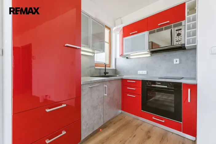 Pronájem bytu 1+kk, Praha - Břevnov, Zúžená, 37 m2
