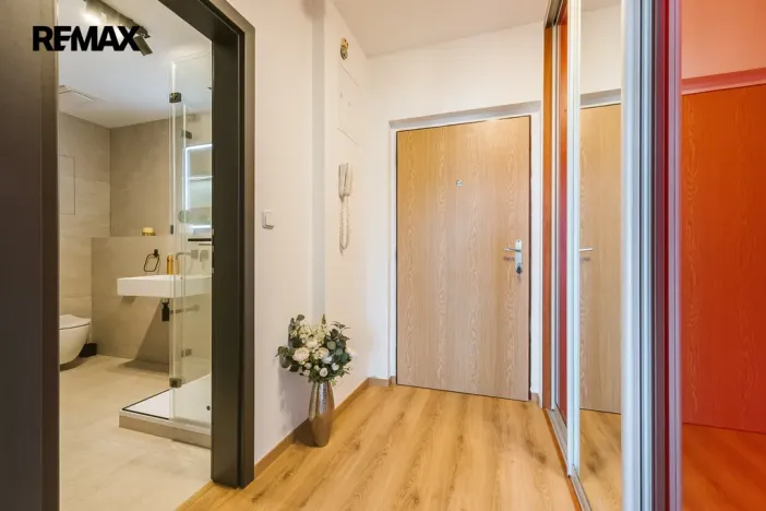 Pronájem bytu 1+kk, Praha - Břevnov, Zúžená, 37 m2
