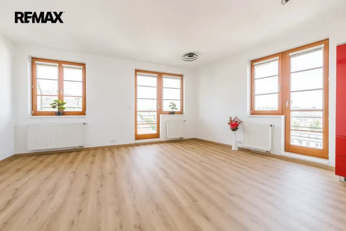 Pronájem bytu 1+kk, Praha - Břevnov, Zúžená, 37 m2