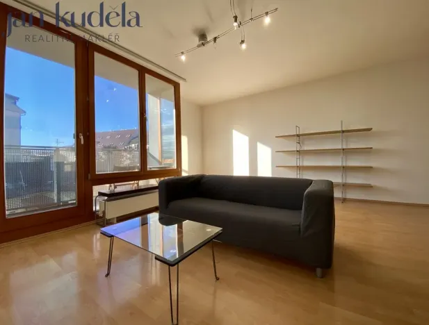 Pronájem bytu 1+kk, Brno, Mojmírovo náměstí, 40 m2