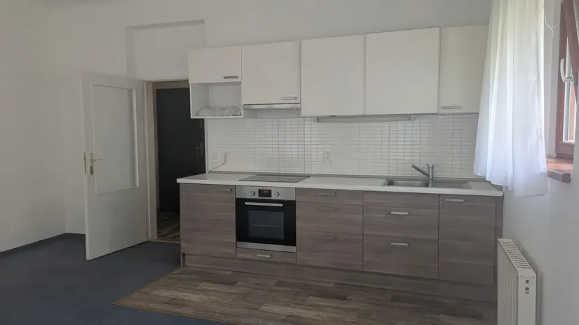 Pronájem bytu 2+kk, Praha - Kobylisy, Služská, 43 m2