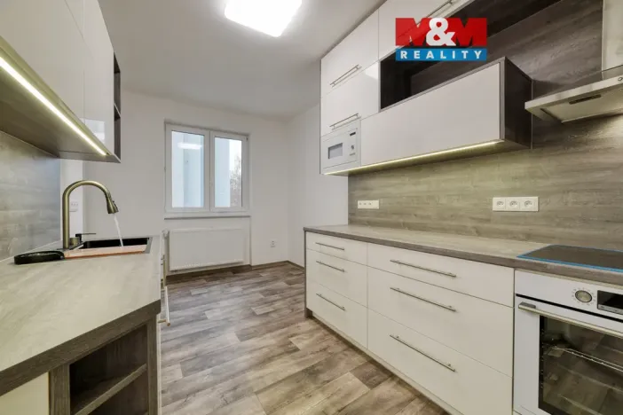 Pronájem bytu 4+1, Cheb, Májová, 121 m2