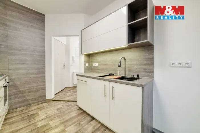 Pronájem bytu 4+1, Cheb, Májová, 121 m2