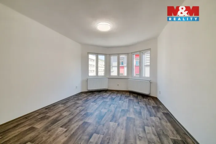 Pronájem bytu 4+1, Cheb, Májová, 121 m2