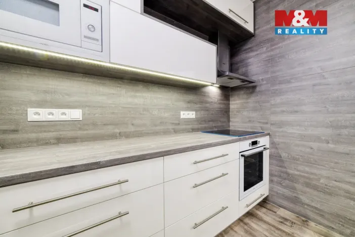 Pronájem bytu 4+1, Cheb, Májová, 121 m2