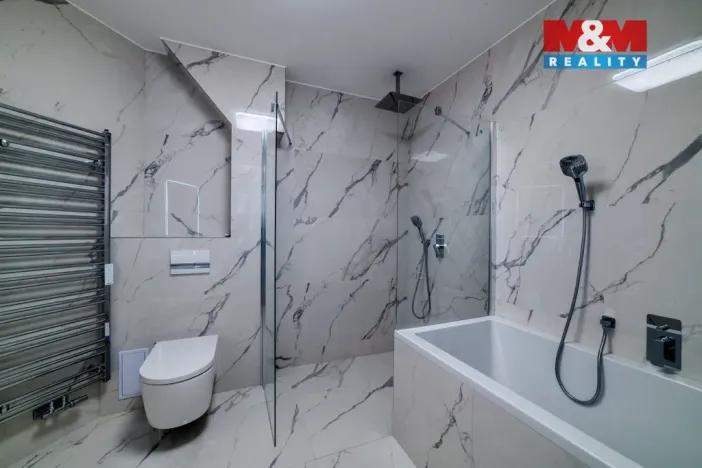Pronájem bytu 4+1, Cheb, Májová, 121 m2