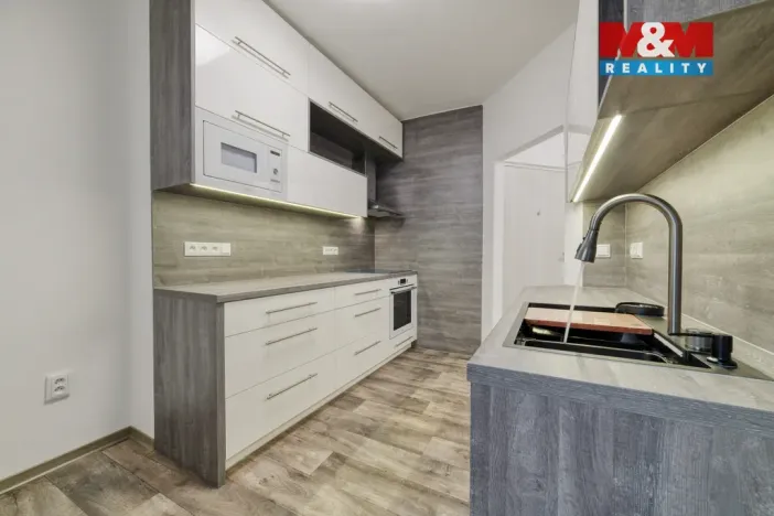 Pronájem bytu 4+1, Cheb, Májová, 121 m2