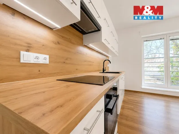 Pronájem bytu 2+kk, Lovosice, Osvoboditelů, 67 m2