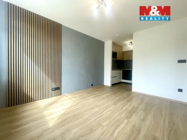 Pronájem bytu 2+kk, Teplice, Doubravická, 36 m2