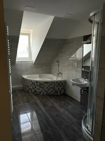 Pronájem bytu 2+1, Karlovy Vary, Moskevská, 60 m2