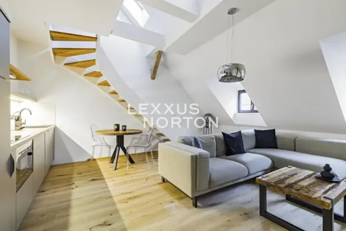 Pronájem bytu 2+kk, Praha - Staré Město, V kotcích, 70 m2