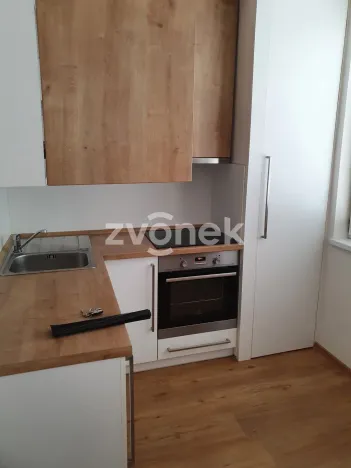 Pronájem bytu 2+1, Zlín, Dlouhá, 52 m2