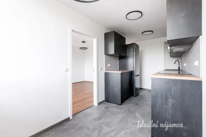 Pronájem bytu 3+1, Praha - Zbraslav, Ke Kamínce, 80 m2