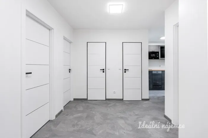 Pronájem bytu 3+1, Praha - Zbraslav, Ke Kamínce, 80 m2