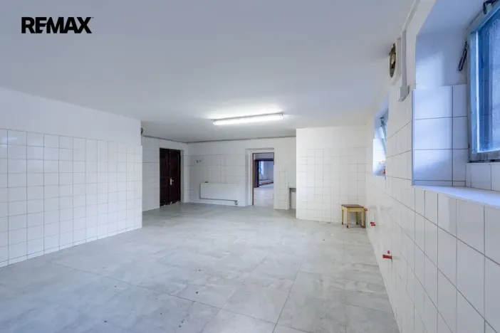 Pronájem obchodního prostoru, Hronov, Nádražní, 356 m2