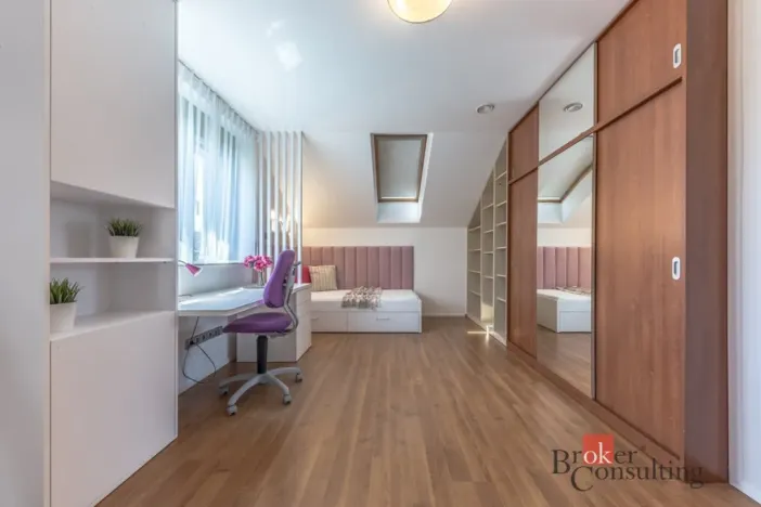 Prodej rodinného domu, Čelákovice - Sedlčánky, Matěje Koštíře, 220 m2