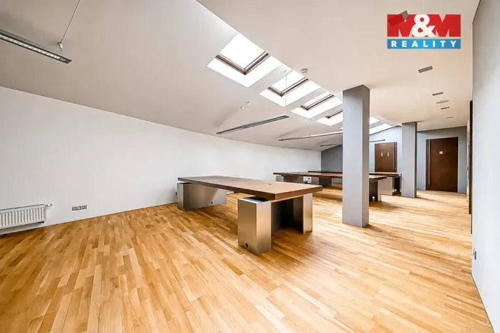 Pronájem kanceláře, Olomouc, Horní náměstí, 708 m2