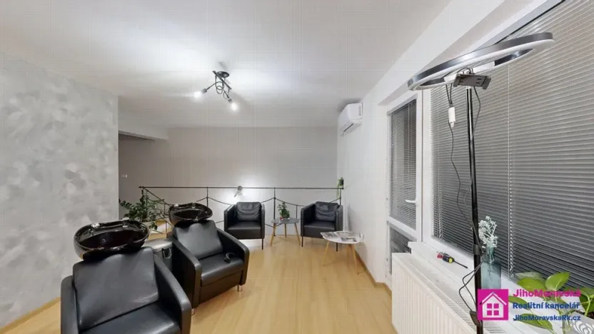 Pronájem obchodního prostoru, Břeclav, Smetanovo nábřeží, 93 m2