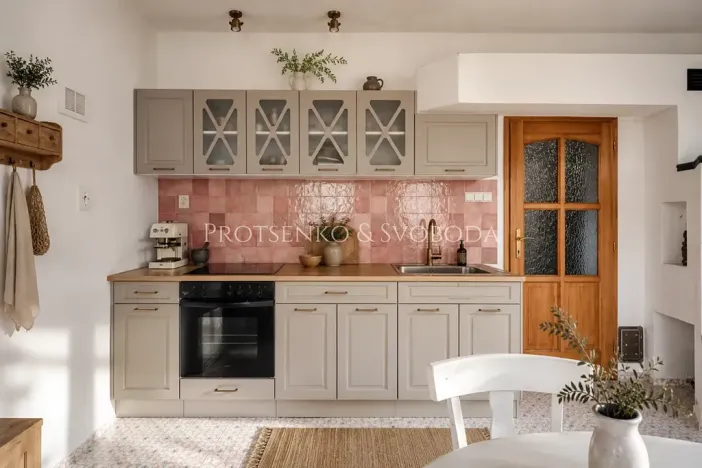 Prodej ubytování, Číměř, 650 m2